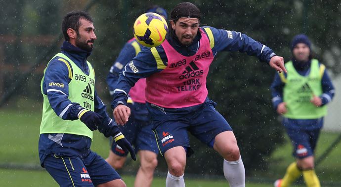 Fenerbahçe'de derbiye bileniyor