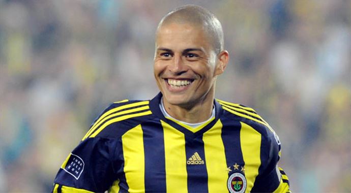 Fenerbahçe&#039;de Alex acısı bitti