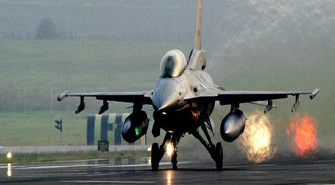 Türk F-16'ları 'vur' emriyle Suriye sınırına havalandı Türk F-16'ları 'vur' emriyle Suriye sınırına havalandı