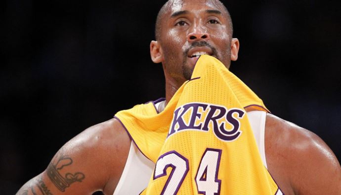 Kobe, 2 yıl daha Lakers'ta Kobe, 2 yıl daha Lakers'ta