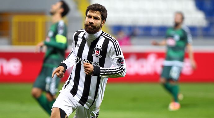 Beşiktaş'tan derbi provası, ilk yarıda işi bitirdi Beşiktaş'tan derbi provası, ilk yarıda işi bitirdi