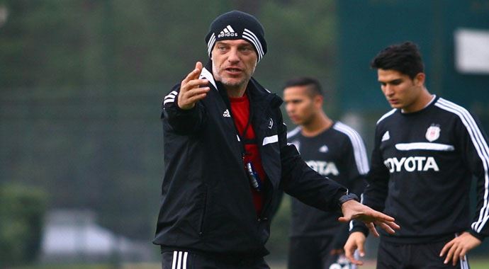 Slaven Bilic, Kadıköy&#039;e kazanmak için gideceğini söyledi