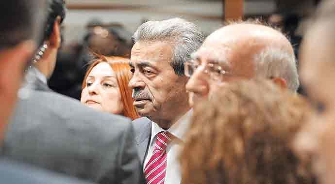 Kamer Genç'ten bir rezalet daha
