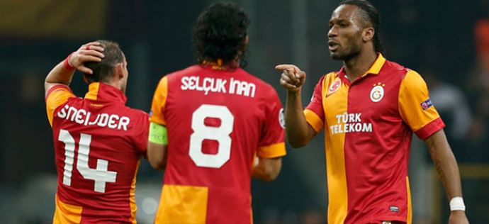 Casuslar, Galatasaray'ın yıldızları için tribünde
