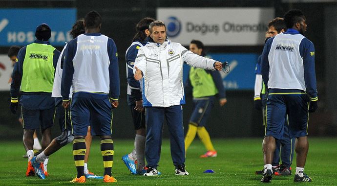Fenerbahçe, Beşiktaş derbisine hazırlanıyor