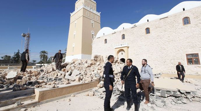 Libya'daki Osmanlı türbesine saldırı Libya'daki Osmanlı türbesine saldırı