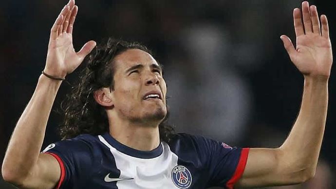 Cavani PSG&#039;yi son dakikada ipten aldı