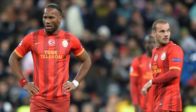 Galatasaray taraftarı öfkelendi, 'Adam gibi oynayın' Galatasaray taraftarı öfkelendi, 'Adam gibi oynayın'