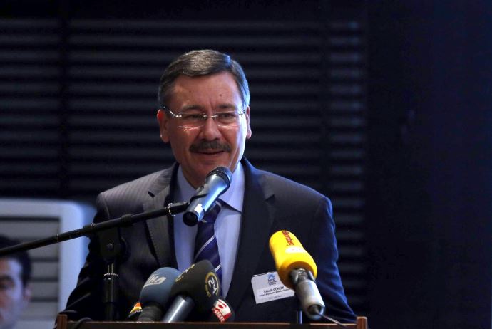 Melih Gökçek&#039;ten Muharrem İnce&#039;ye gönderme