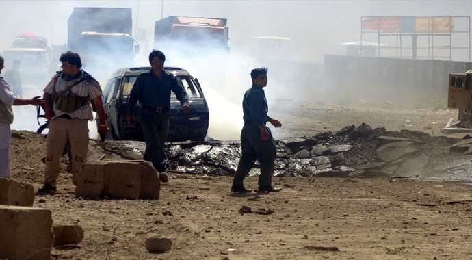 Afganistan'da bombalı saldırı, 3 sivil öldü Afganistan'da bombalı saldırı, 3 sivil öldü
