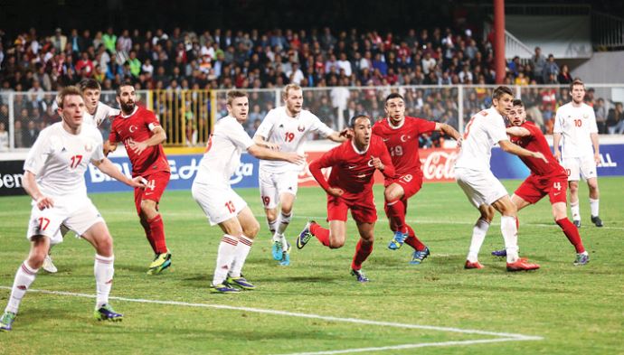 FIFA Kasım ayı sıralamasında Türkiye geriledi FIFA Kasım ayı sıralamasında Türkiye geriledi