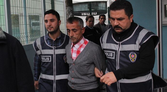 Boşanmak isteyen eşini iş yerinin önünde bıçaklayarak öldürdü Boşanmak isteyen eşini iş yerinin önünde bıçaklayarak öldürdü