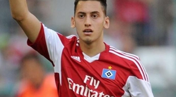 Hakan Çalhanoğlu &#039;Teklifler alıyorum ama&#039;