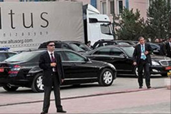 Kadir Topbaş'ın konvoyunda kaza Kadir Topbaş'ın konvoyunda kaza