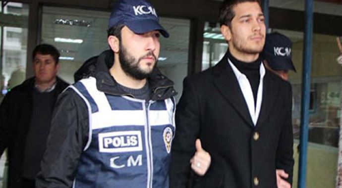 Ünlülerin uyuşturucu davası ertelendi Ünlülerin uyuşturucu davası ertelendi