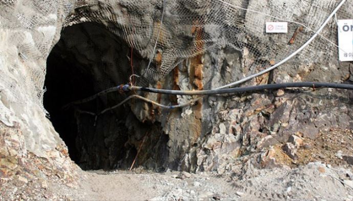 Maden ocağında göçük, bir işçi mahsur kaldı