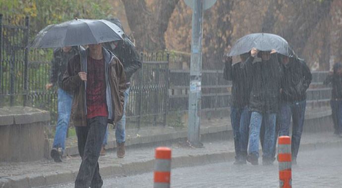 Soğuk ve yağışlı hava yurdu terk ediyor