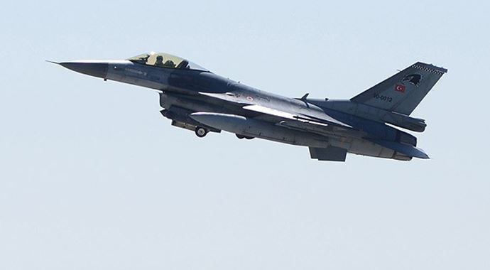Suriye'den Türk F-16'larına taciz
