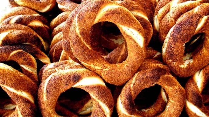 Zammın ardından Taksim'de simit ne kadar Zammın ardından Taksim'de simit ne kadar