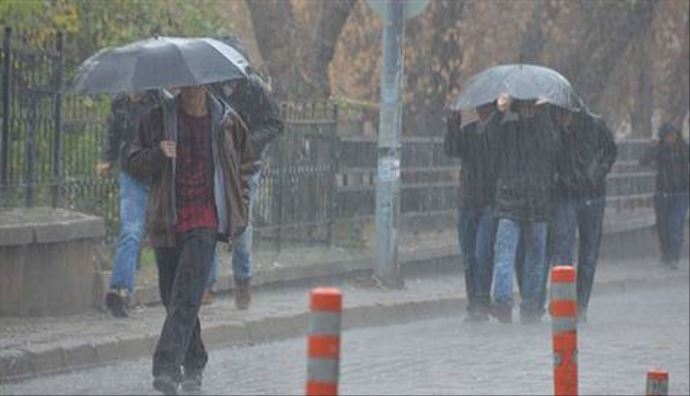 Soğuk ve yağışlı hava yurdu terk ediyor Soğuk ve yağışlı hava yurdu terk ediyor