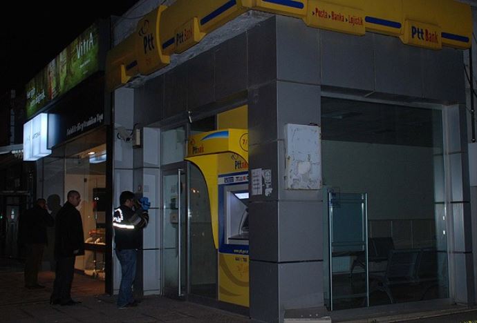 İstanbul&#039;da silahlı PTT soygunu