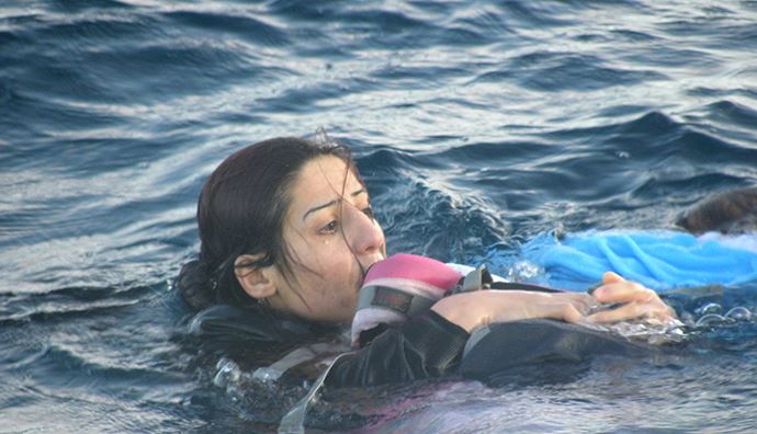 Denizde ölen mültecilerin kimlikleri belirlendi Denizde ölen mültecilerin kimlikleri belirlendi