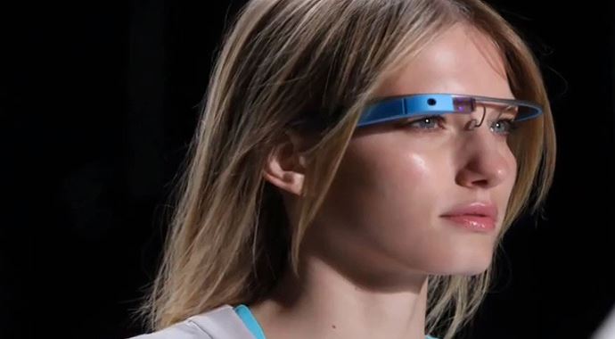 Google'ın akıllı gözlüğüne rakip geliyor