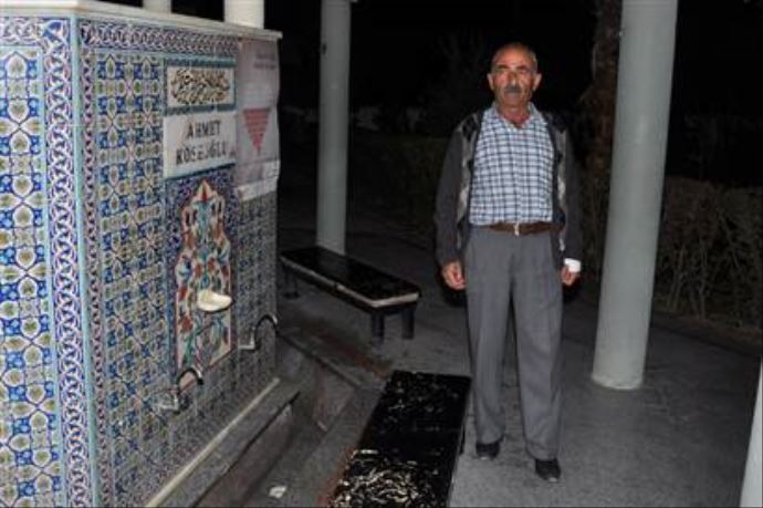 Önce namaz kıldı, sonra abdest alan görevliyi bıçakladı