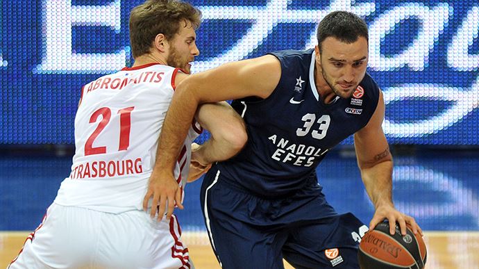 Anadolu Efes 88,  Strasbourg 65