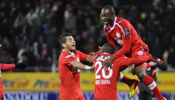 Antalyaspor 3 puanı 3 golle aldı Antalyaspor 3 puanı 3 golle aldı