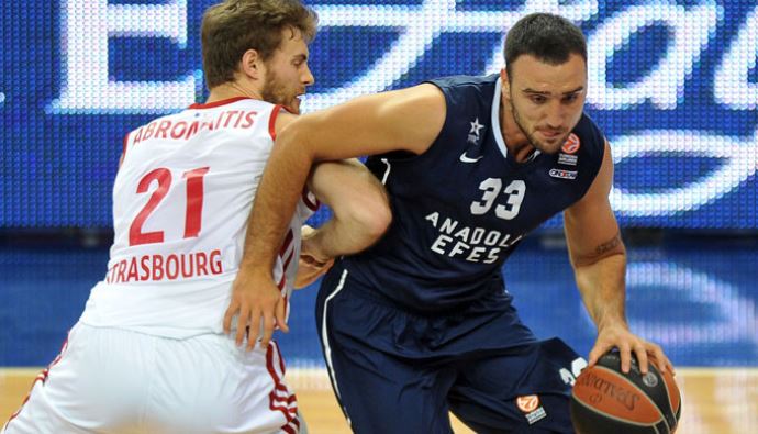 Anadolu Efes farklı geçti Anadolu Efes farklı geçti