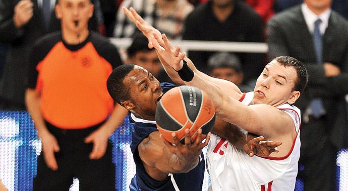 Efes'in idman maçı, 88-65