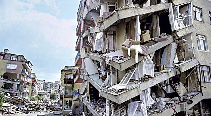 Marmara'yı salladı 169 bin kişi tehlikede Marmara'yı salladı 169 bin kişi tehlikede