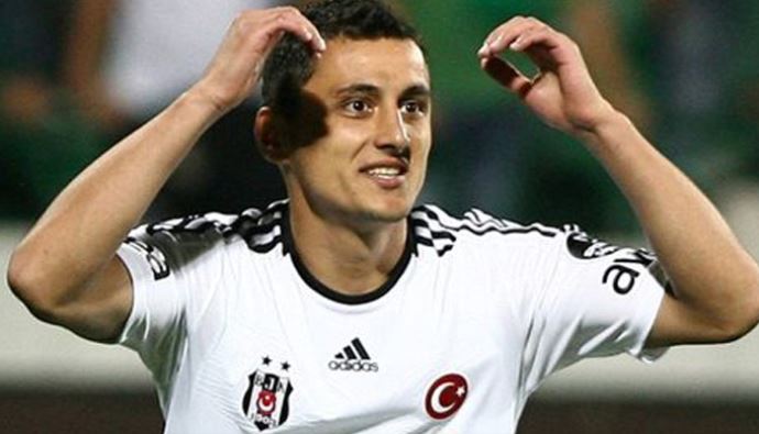 Beşiktaş'ta Mustafa Pketemek 2 hafta yok Beşiktaş'ta Mustafa Pketemek 2 hafta yok