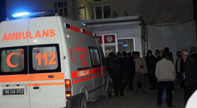 Düğün dönüşü kaza, 2 ölü 4 yaralı