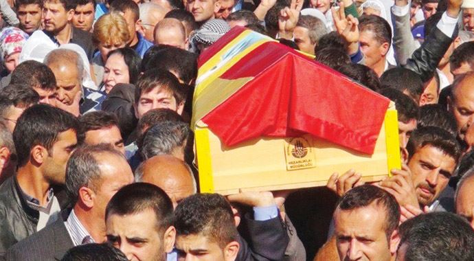 PKK-Hizbullah geriliminde ilk kan aktı PKK-Hizbullah geriliminde ilk kan aktı
