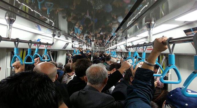 Marmaray pazar günü rekor kırdı, 350 bin yolcu Marmaray pazar günü rekor kırdı, 350 bin yolcu