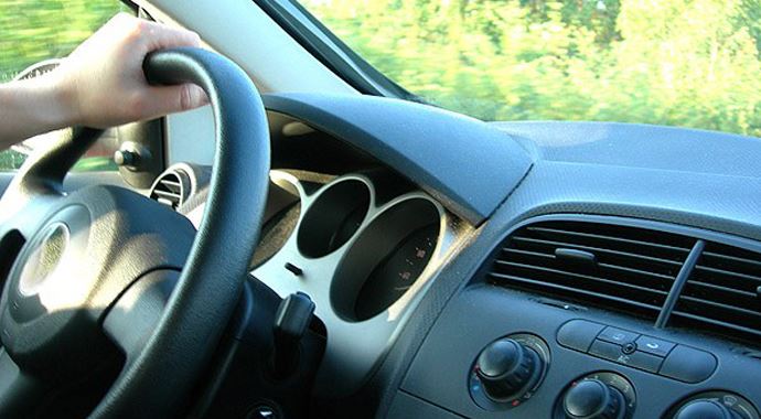 Alkollüye zor sual, '100'den geriye 7'şer say'