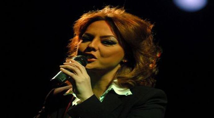Ebru Gündeş bir ilk başardı