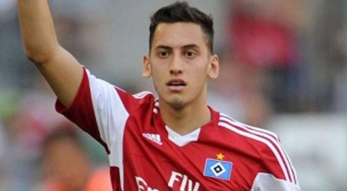 Çalhanoğlu'nun menajeri, 'Galatasarayla bir anlaşma yok' Çalhanoğlu'nun menajeri, 'Galatasarayla bir anlaşma yok'