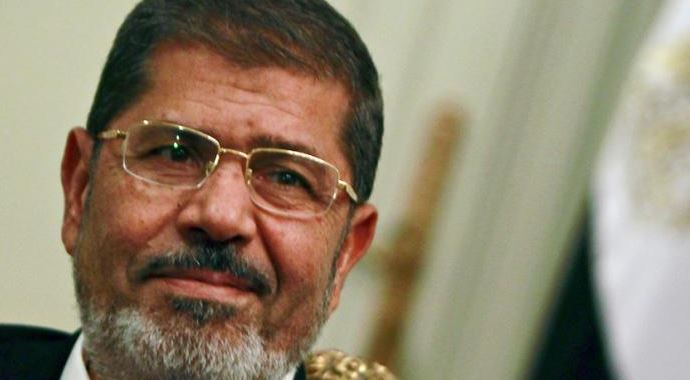 Mursi'nin davası 8 Ocak'a ertelendi Mursi'nin davası 8 Ocak'a ertelendi