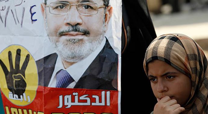Mursi davası sonrası destek gösterileri sürüyor Mursi davası sonrası destek gösterileri sürüyor