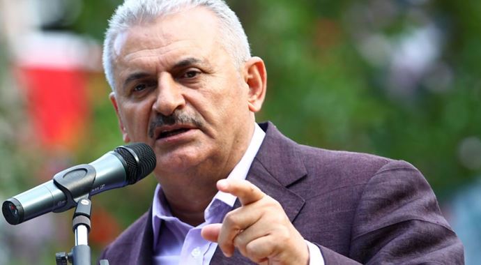 Binali Yıldırım İzmir adayı olsun diye afiş astılar Binali Yıldırım İzmir adayı olsun diye afiş astılar