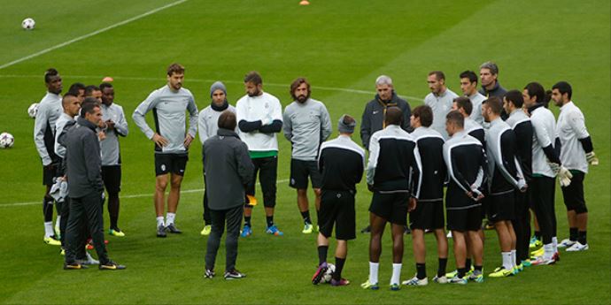 Real Madrid'i Torinolu taraftarlar karşıladı Real Madrid'i Torinolu taraftarlar karşıladı