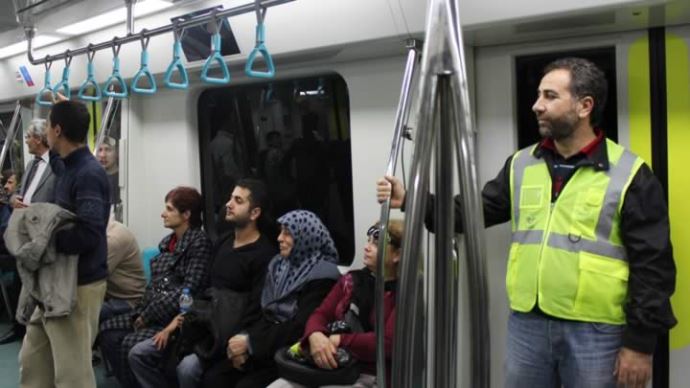 Marmaray&#039;da &#039;buton&#039; nöbeti
