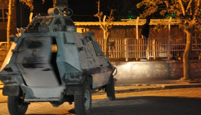 Silopi Kaymakamlığı&#039;na el bombalı saldırı