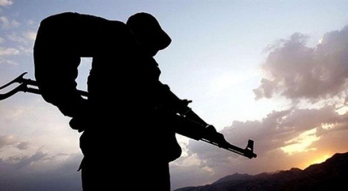 Diyarbakır'da nöbet arkadaşıyla şakalaşan asker şehit oldu Diyarbakır'da nöbet arkadaşıyla şakalaşan asker şehit oldu