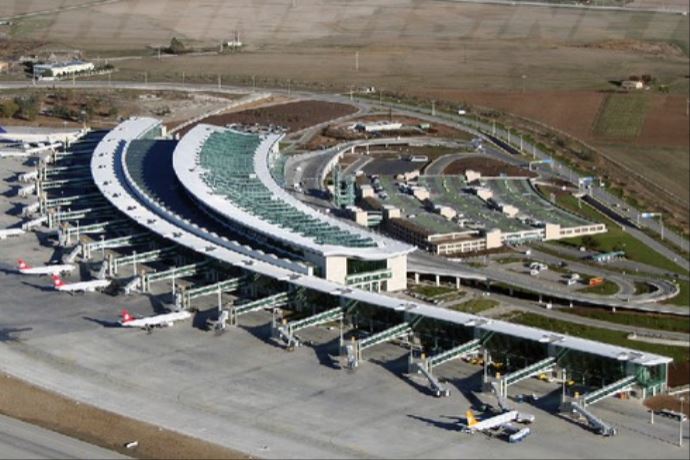 10 ayda 130 milyon kişi uçtu