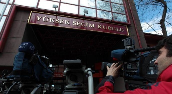 YSK binası önünde patlama