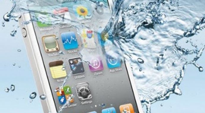 Cep telefonunuz suya düştüğünde yapmanız gerekenler Cep telefonunuz suya düştüğünde yapmanız gerekenler